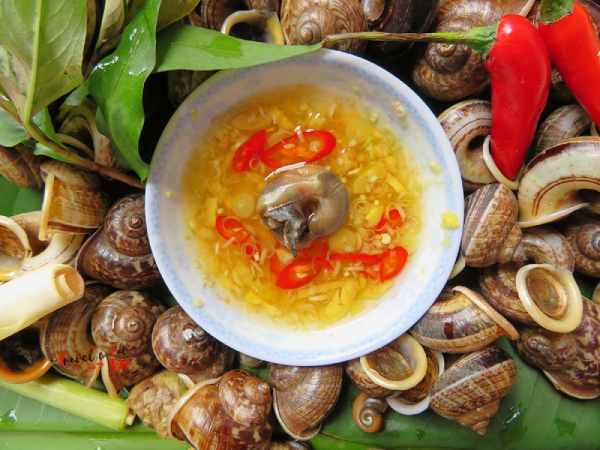 Mộng thấy ăn ốc một mình