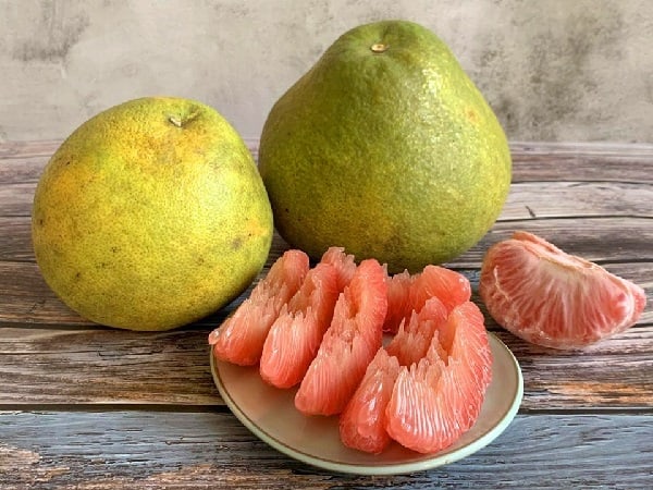 Chiêm bao thấy tặng quả bưởi cho người khác