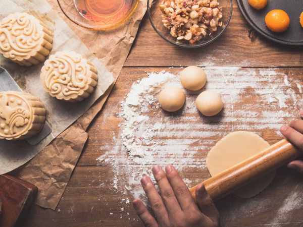 Ngủ mê thấy mình đang làm bánh với tâm trạng vui vẻ