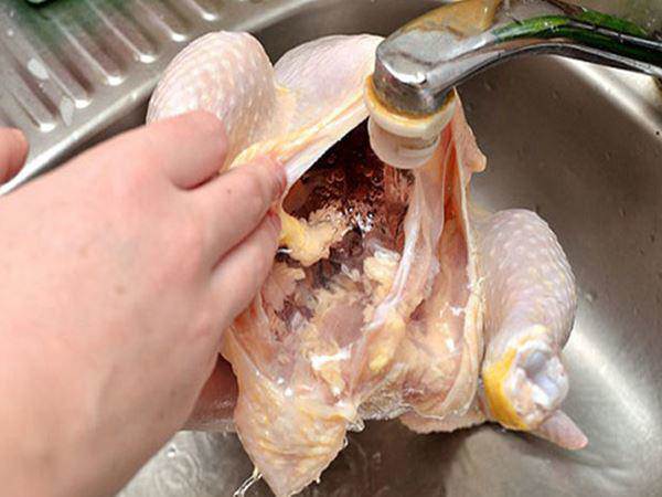Nằm mơ thấy làm thịt gà báo hiệu điềm may mắn gõ cửa?