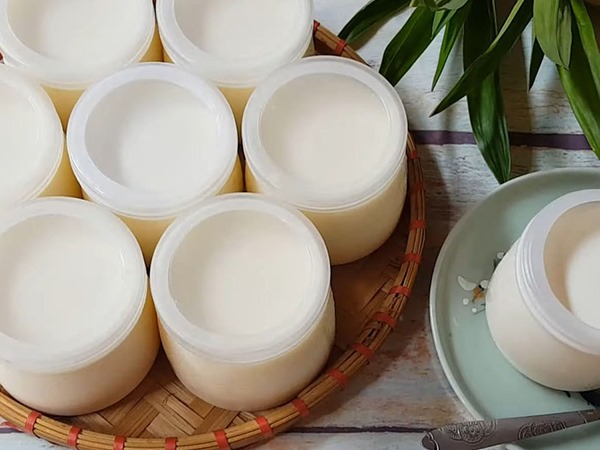 Ngủ mơ thấy làm sữa chua là điềm đen hay đỏ?