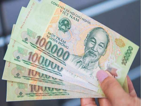 Nằm mơ thấy tiền 100 nghìn báo hiệu tài vận thăng hoa?