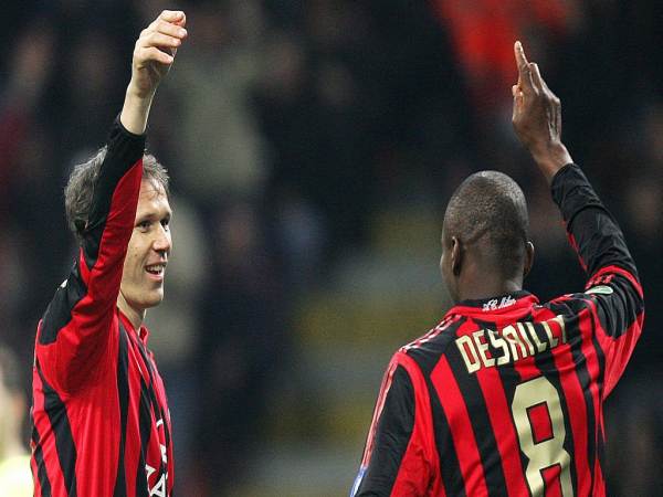 Desailly với áo số 8 tại AC Milan