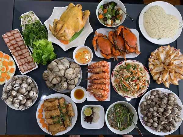Nằm mơ thấy ăn cỗ là có điềm gì may mắn hay xui xẻo Nằm mơ thấy ăn cỗ là có điềm gì may mắn hay xui xẻo